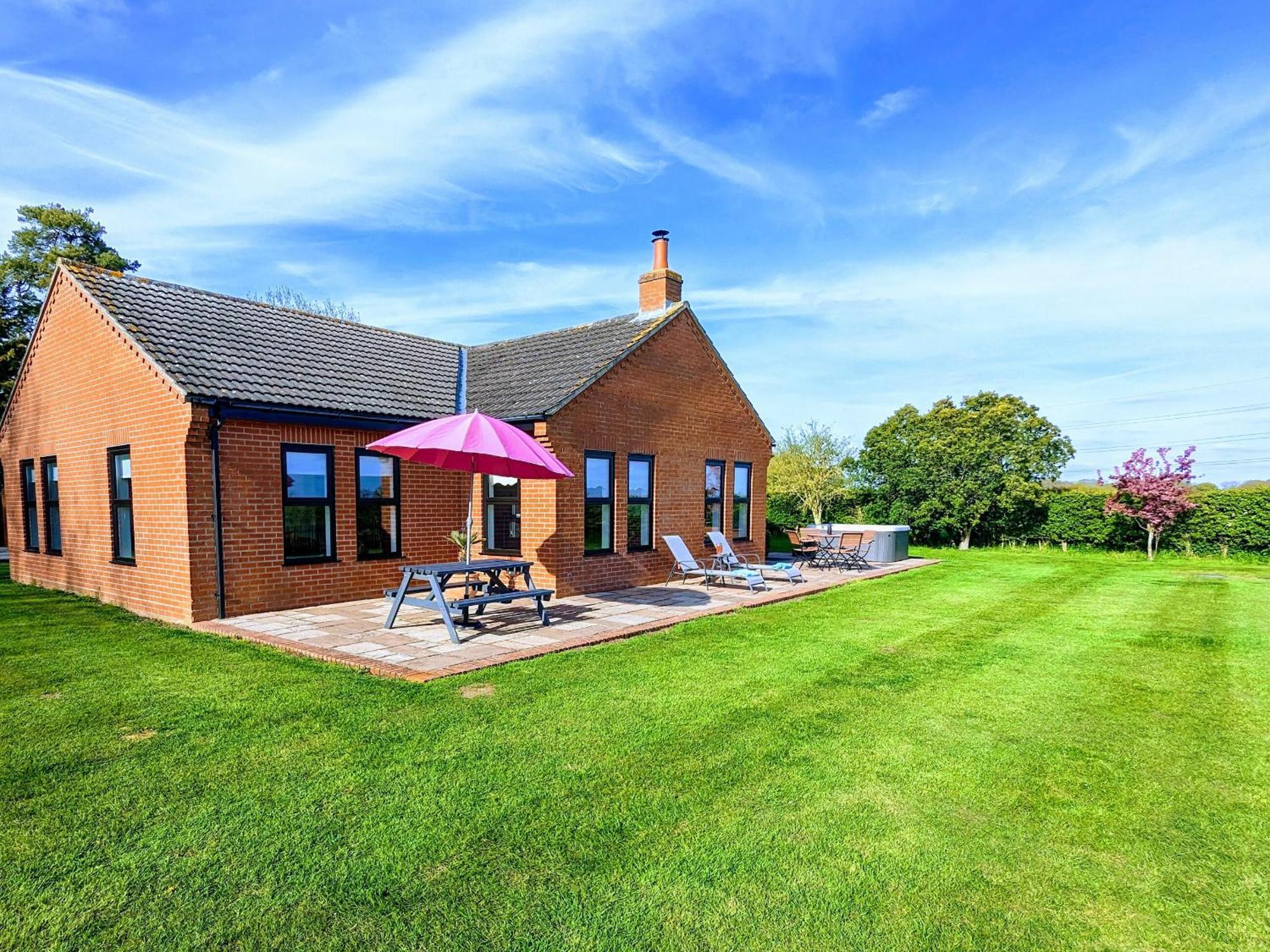 Highgrove Villa Gissing Luaran gambar